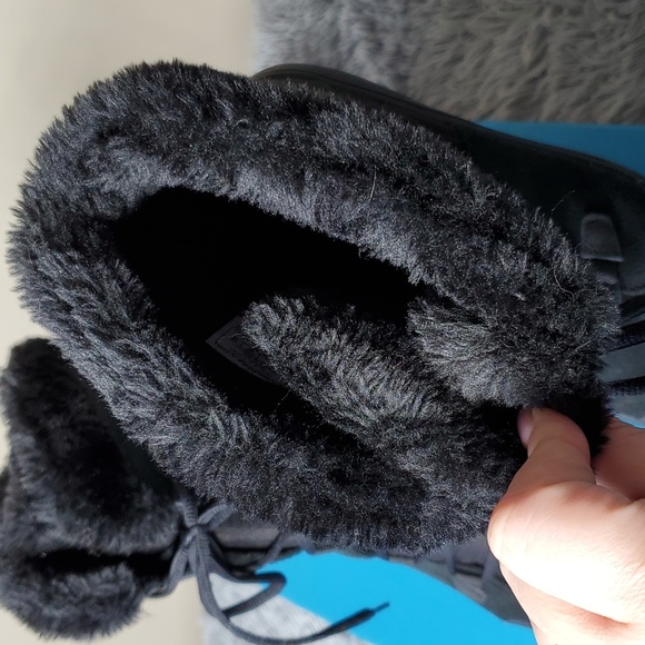 Columbia Boots - Picture 4 of 7